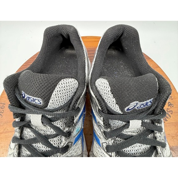 Athletic_Shoes